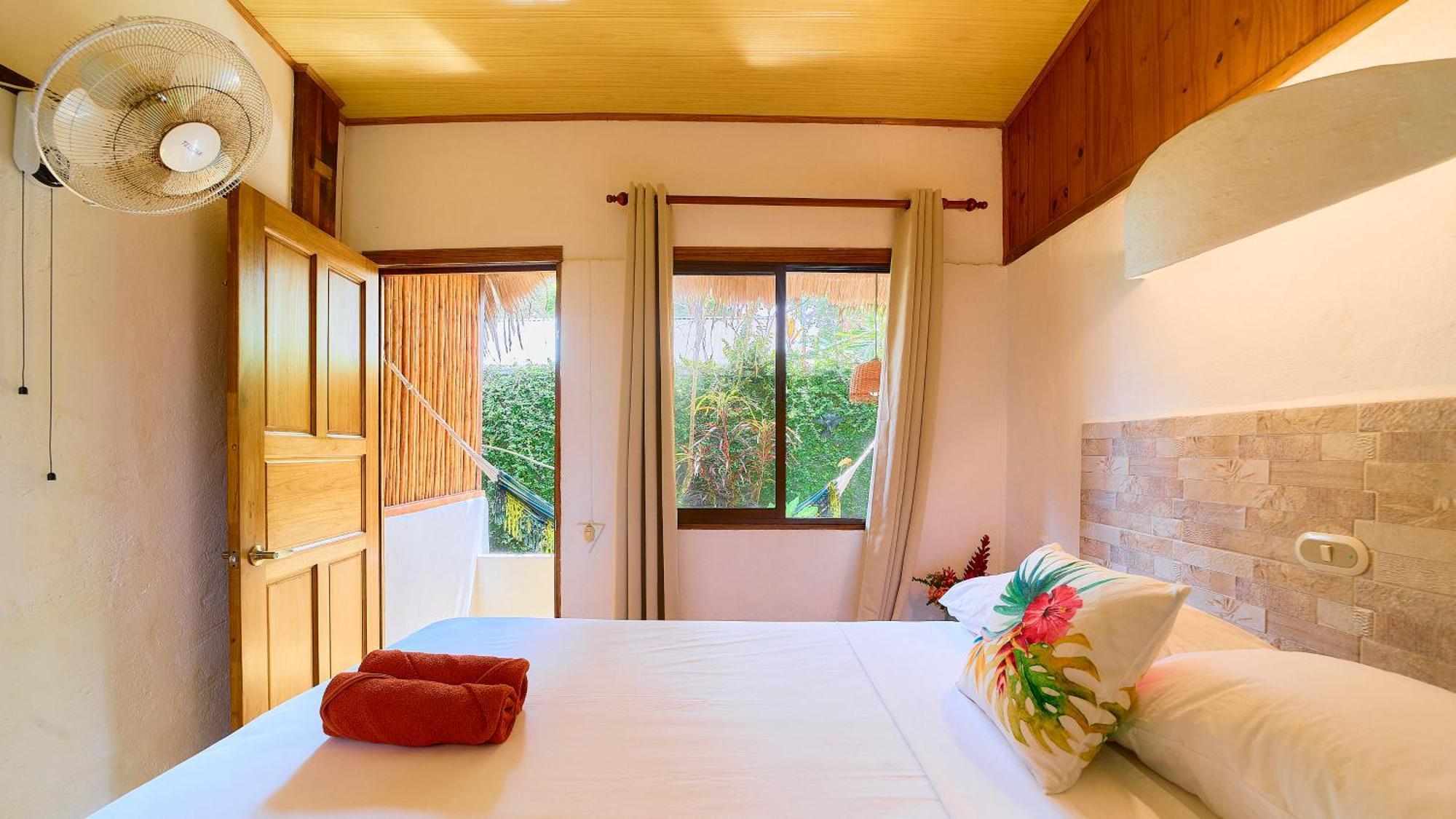 Cabinas Montesol Puerto Viejo de Talamanca Eksteriør billede