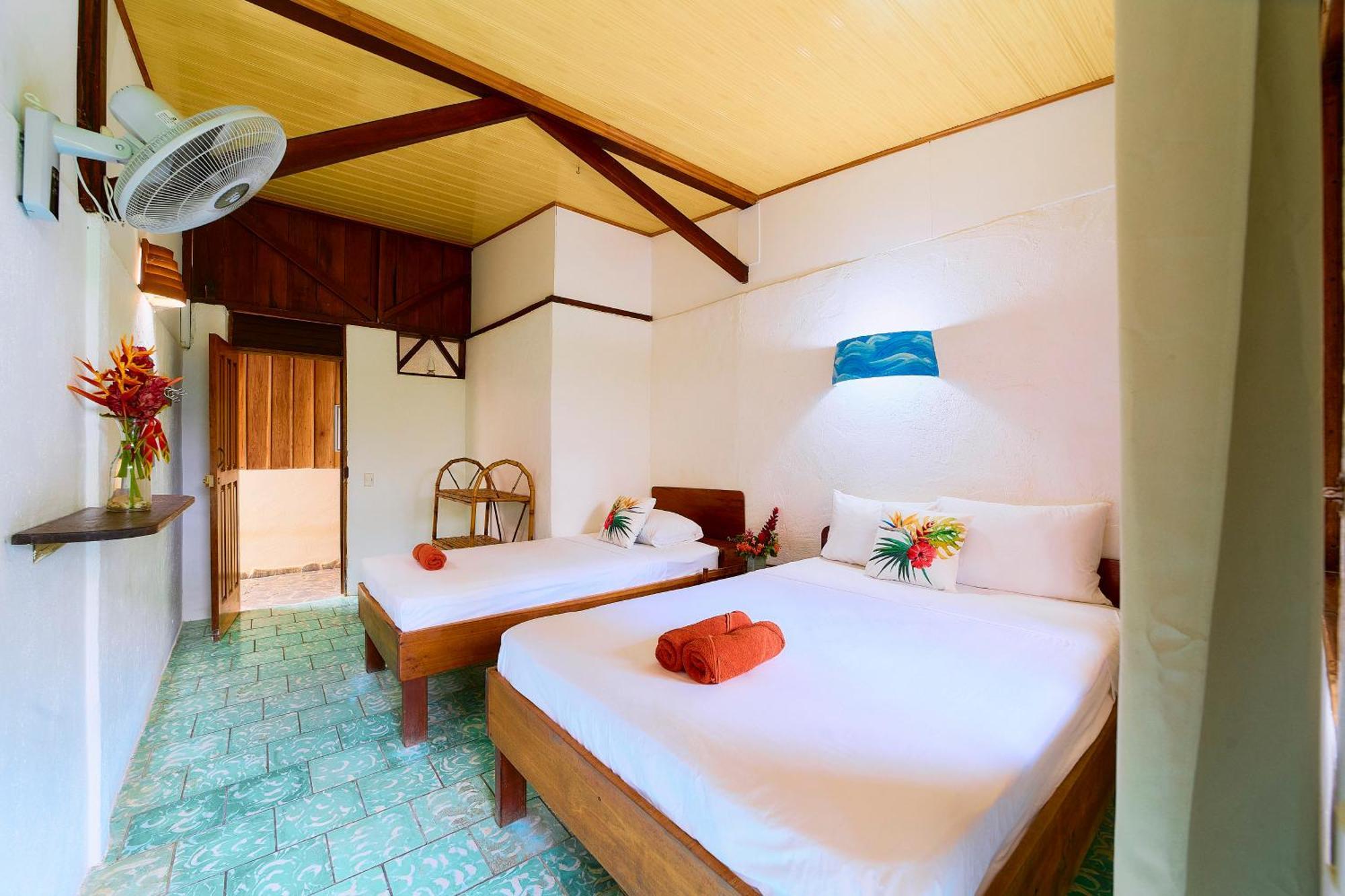 Cabinas Montesol Puerto Viejo de Talamanca Eksteriør billede