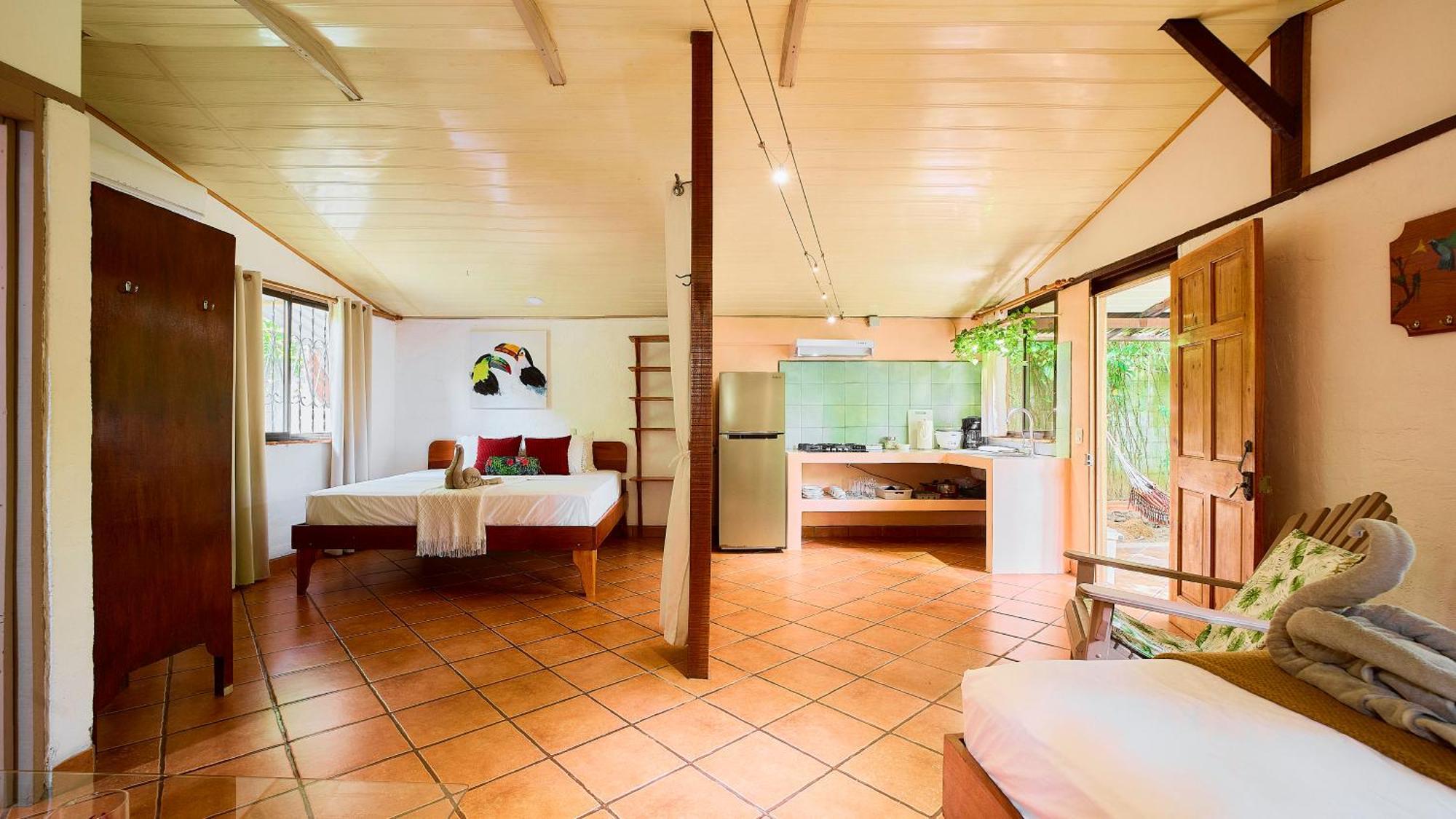 Cabinas Montesol Puerto Viejo de Talamanca Eksteriør billede