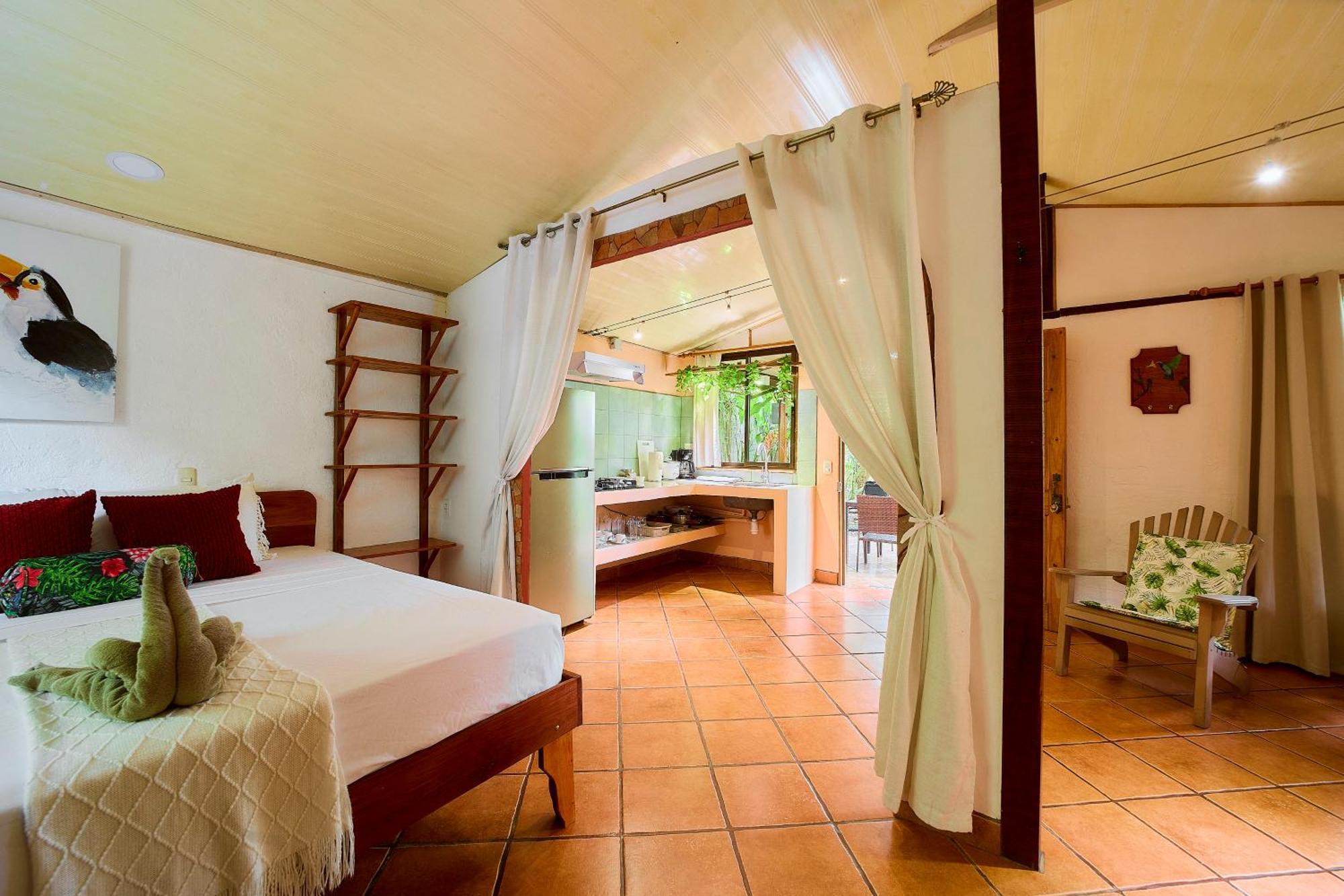Cabinas Montesol Puerto Viejo de Talamanca Eksteriør billede