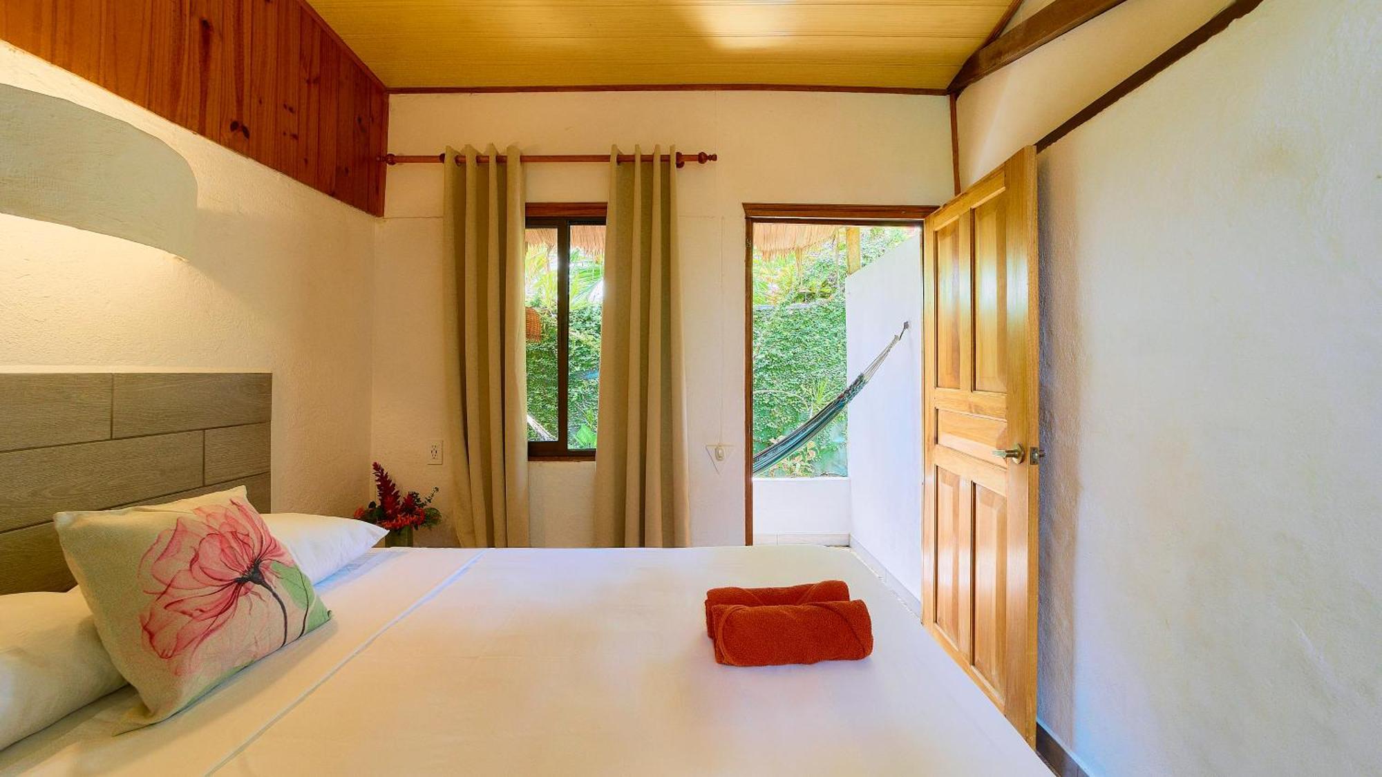 Cabinas Montesol Puerto Viejo de Talamanca Eksteriør billede