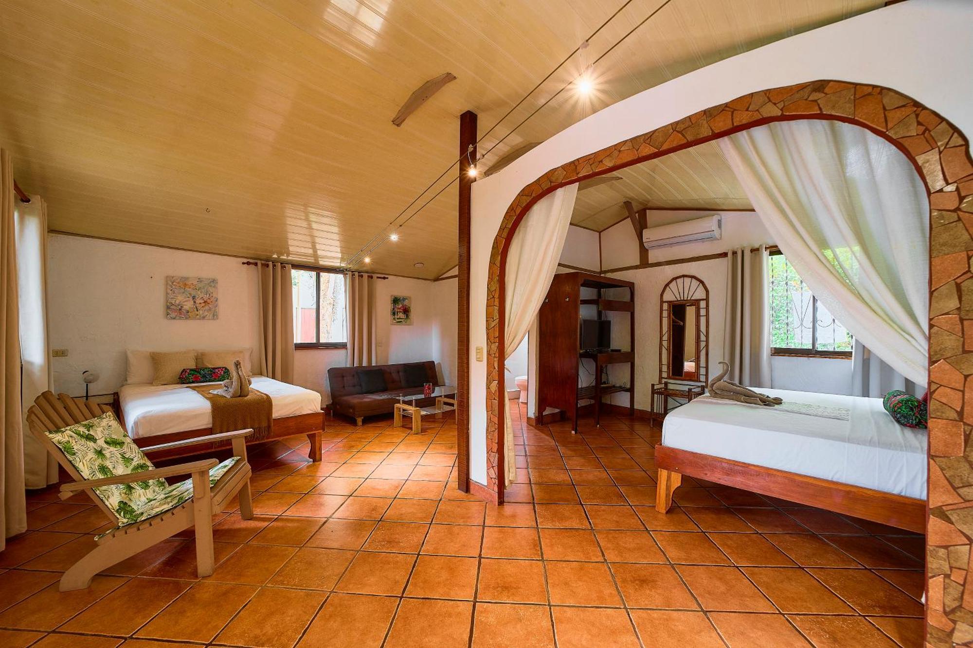 Cabinas Montesol Puerto Viejo de Talamanca Eksteriør billede
