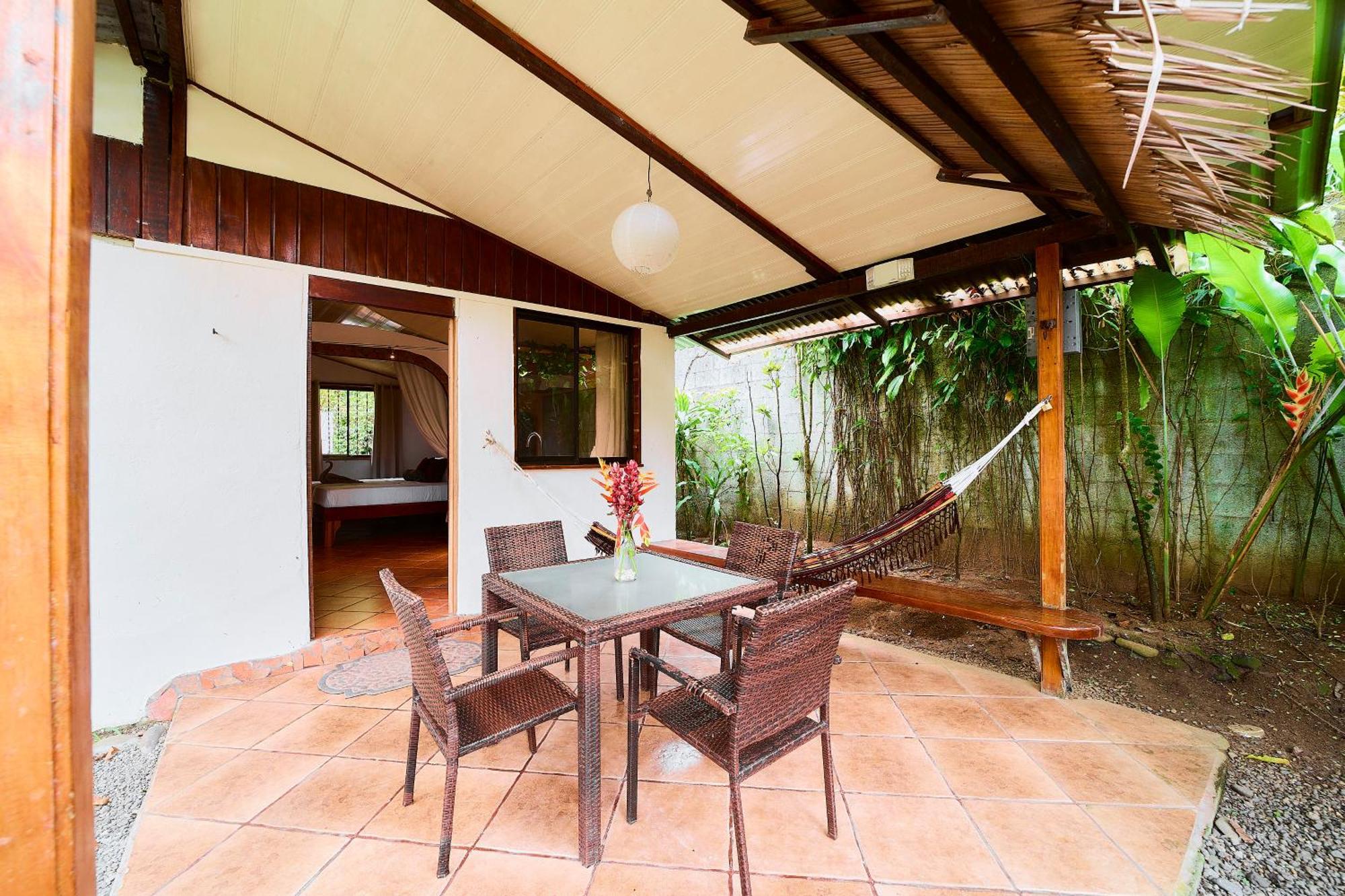 Cabinas Montesol Puerto Viejo de Talamanca Eksteriør billede