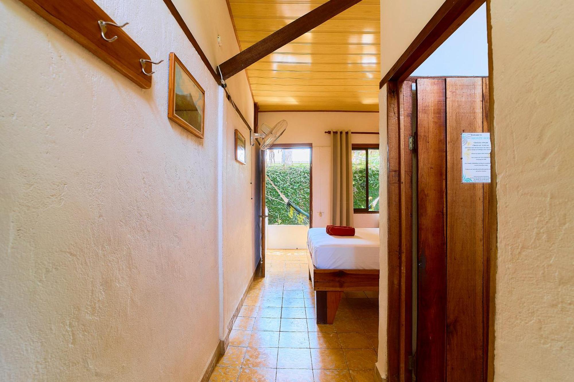 Cabinas Montesol Puerto Viejo de Talamanca Eksteriør billede
