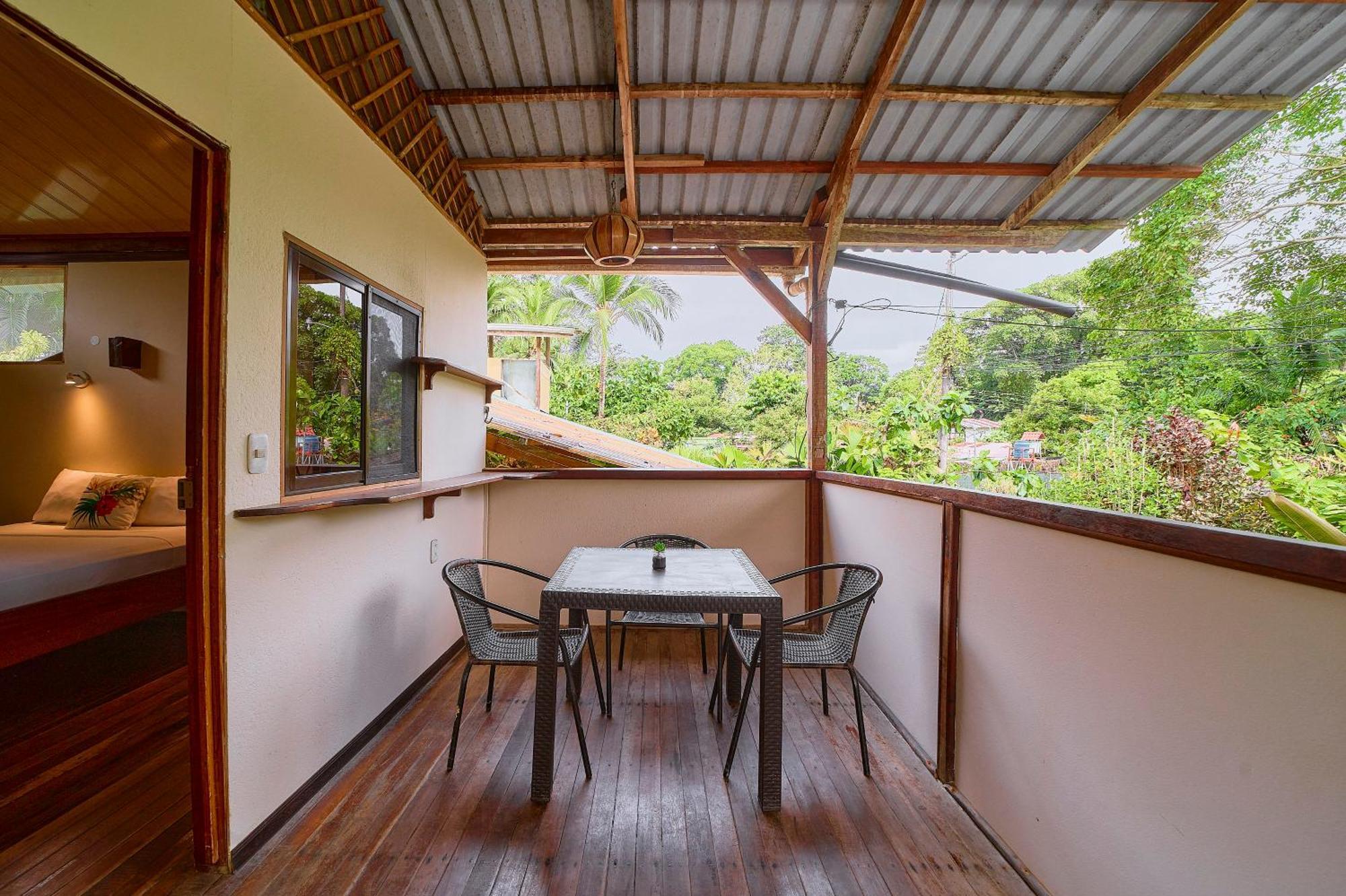 Cabinas Montesol Puerto Viejo de Talamanca Eksteriør billede