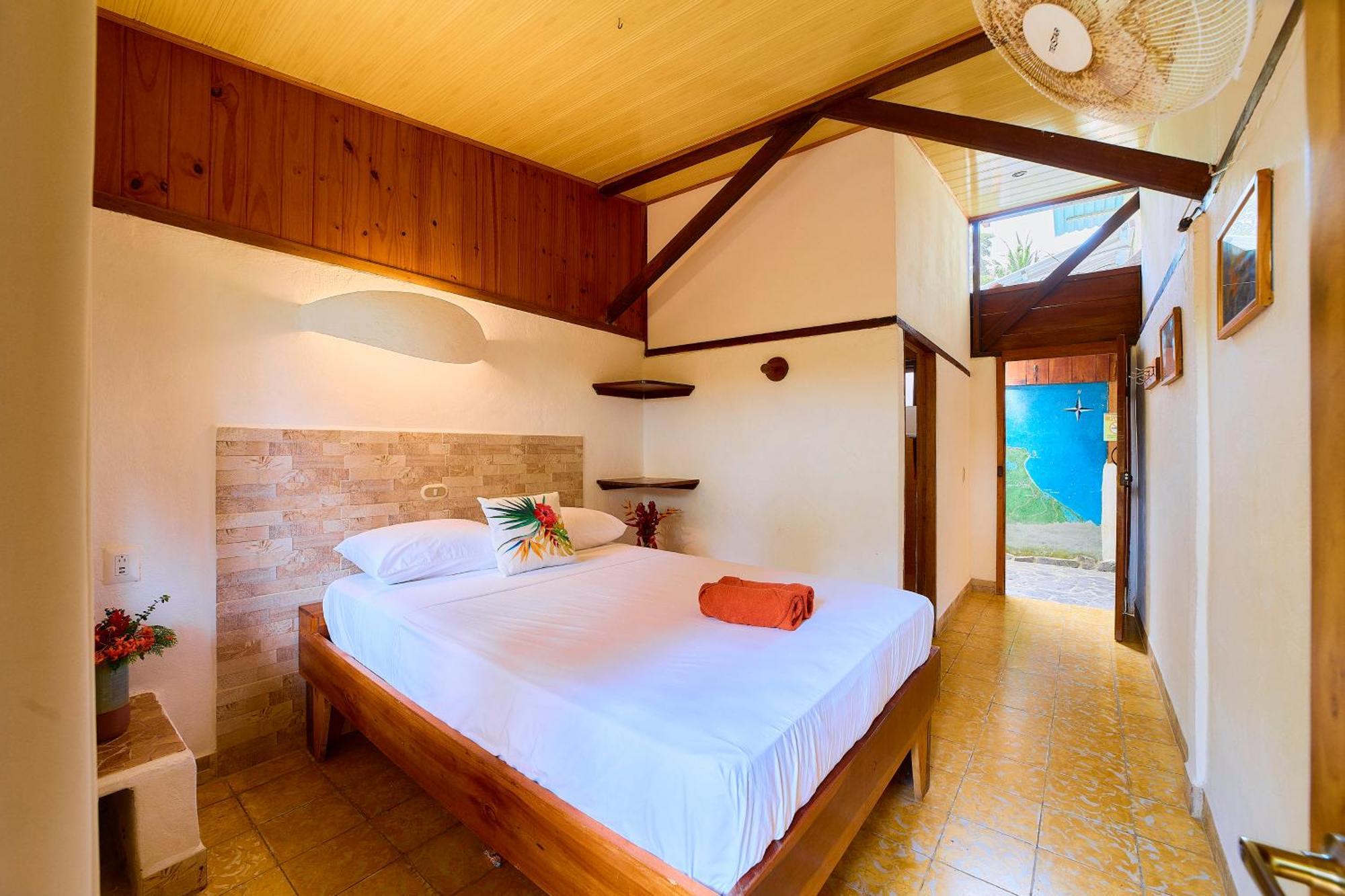 Cabinas Montesol Puerto Viejo de Talamanca Eksteriør billede