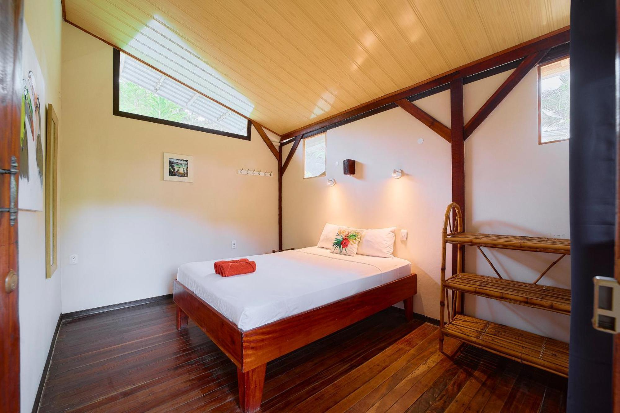 Cabinas Montesol Puerto Viejo de Talamanca Eksteriør billede