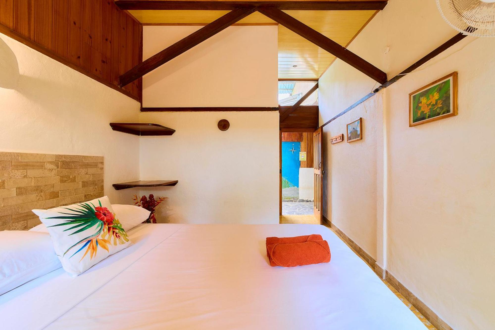 Cabinas Montesol Puerto Viejo de Talamanca Eksteriør billede