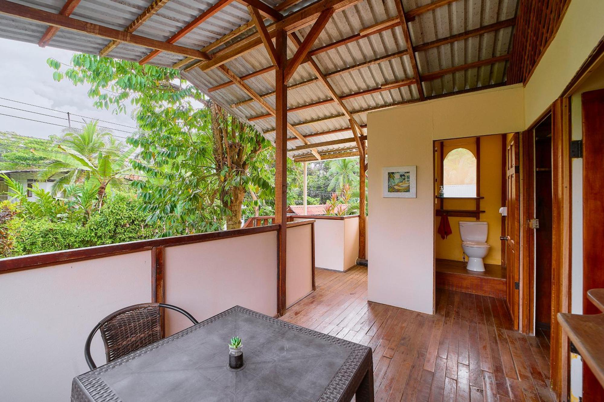 Cabinas Montesol Puerto Viejo de Talamanca Eksteriør billede