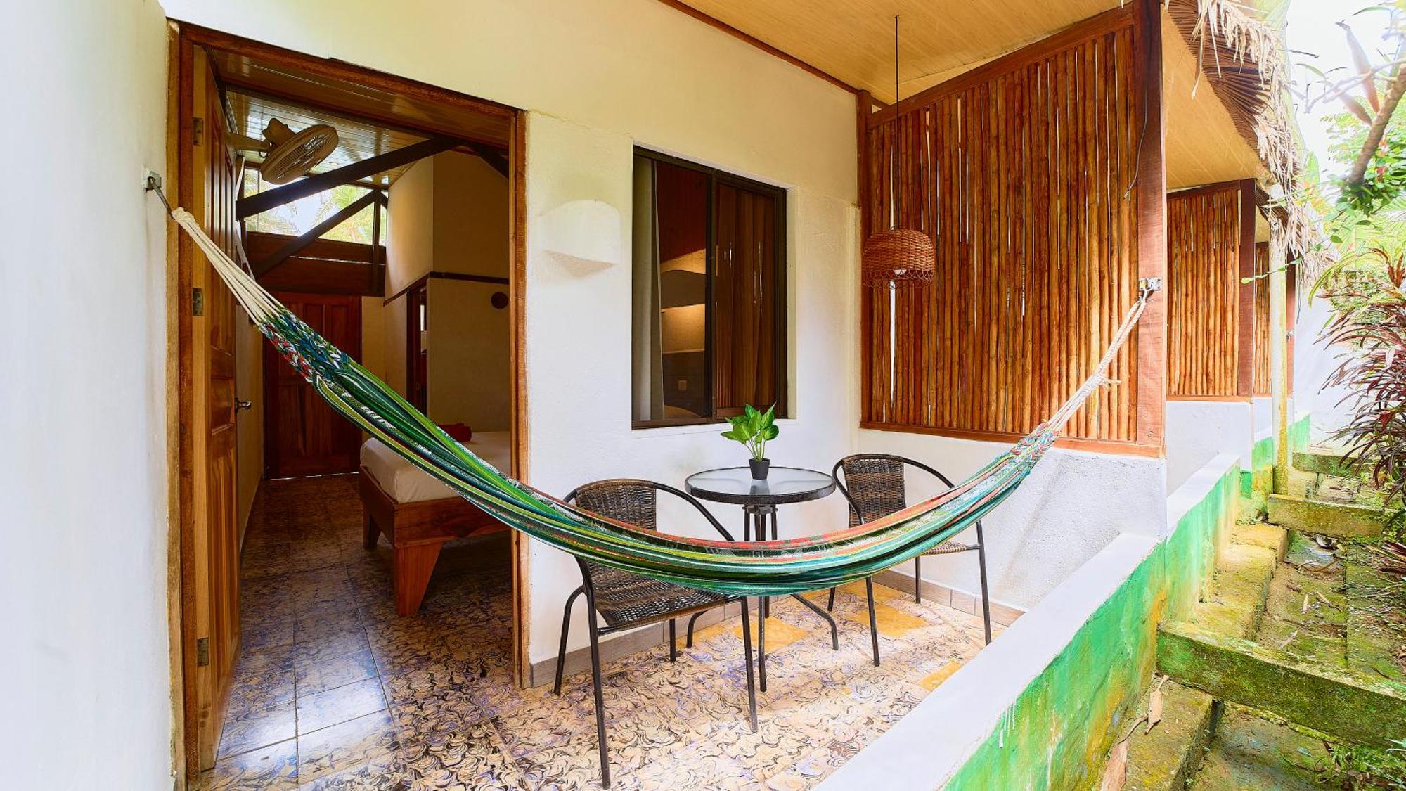 Cabinas Montesol Puerto Viejo de Talamanca Eksteriør billede